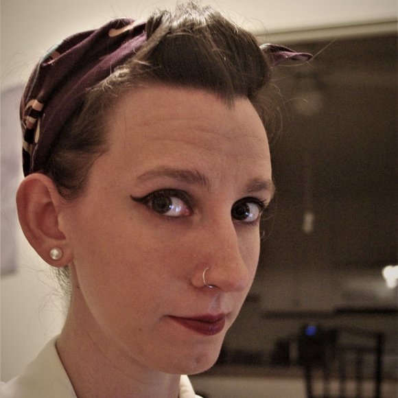 Meet your Posher, Abigail - Picture 1 of 1